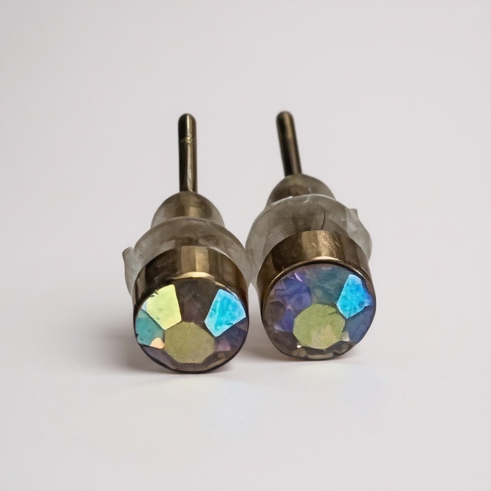 Iridescent Stud Earrings Small Color Shift Round Everyday Jewelry 0.3cm